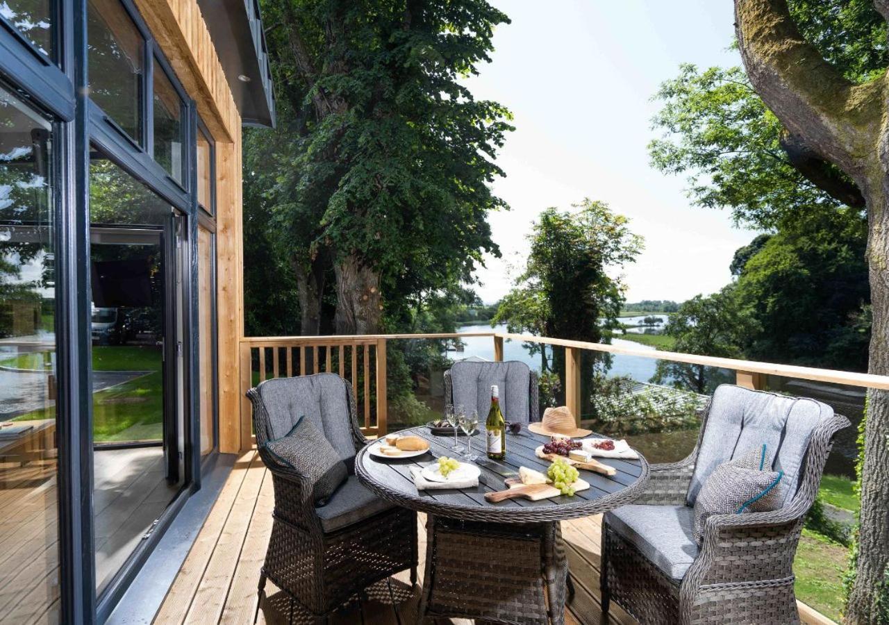 Killyhevlin Lakeside Hotel & Lodges Enniskillen Exterior foto
