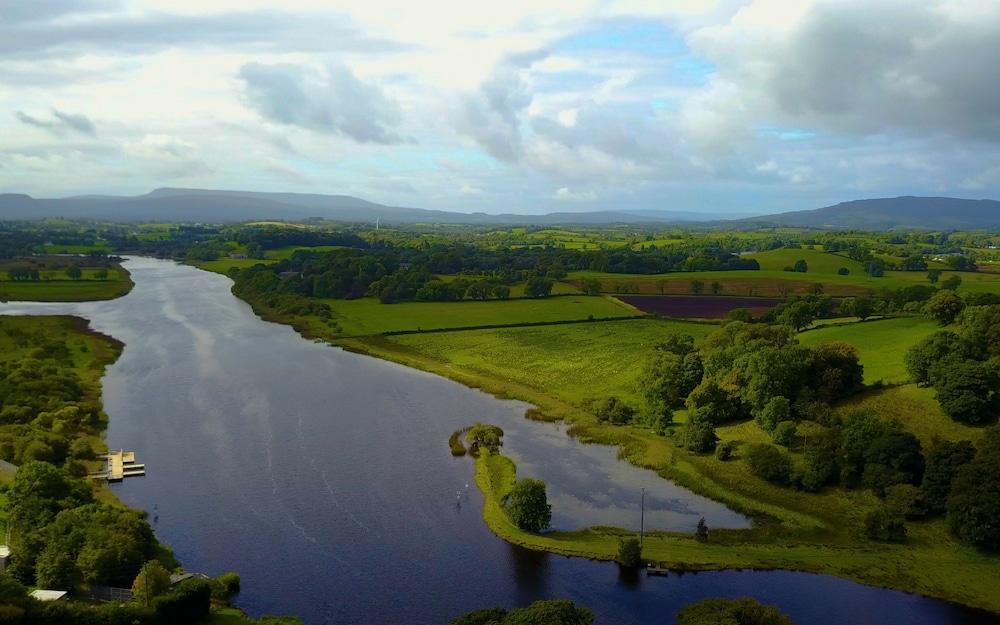 Killyhevlin Lakeside Hotel & Lodges Enniskillen Exterior foto